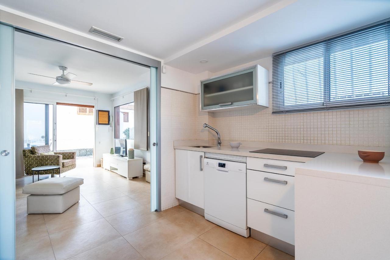 Bonito Bungalow Con Piscina Junto A La Playa San Bartolomé Dış mekan fotoğraf