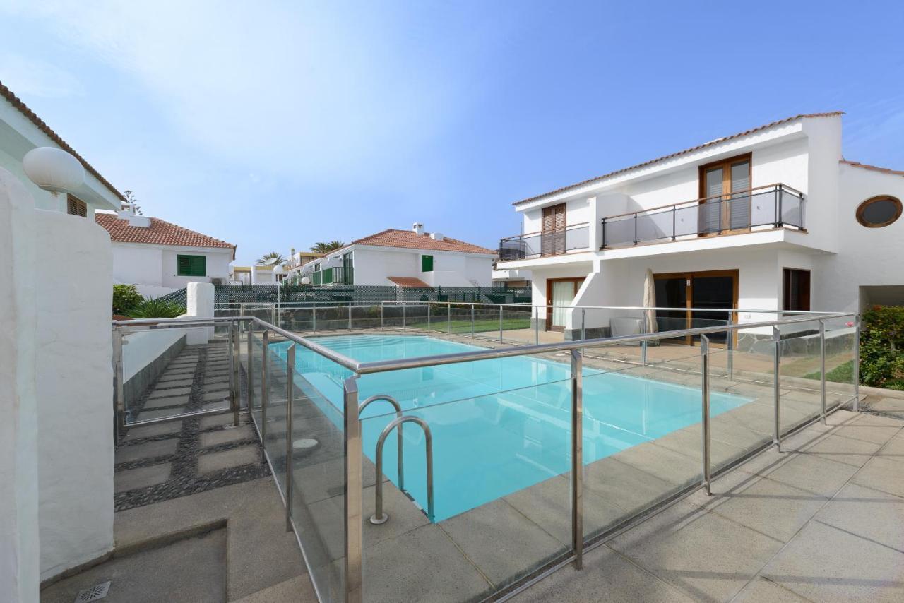 Bonito Bungalow Con Piscina Junto A La Playa San Bartolomé Dış mekan fotoğraf